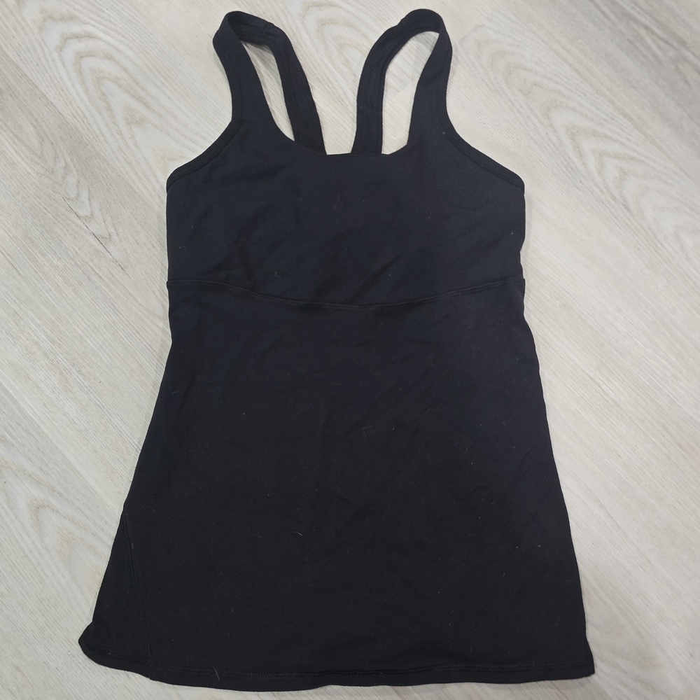 Lululemon black racerback tank top with a mesh keyhole Size 4